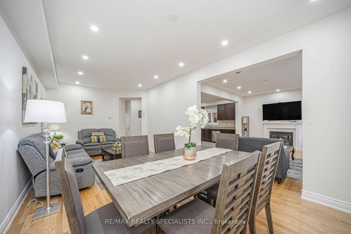 Photo 18 at 227 Valleyway Drive, Credit Valley, Brampton