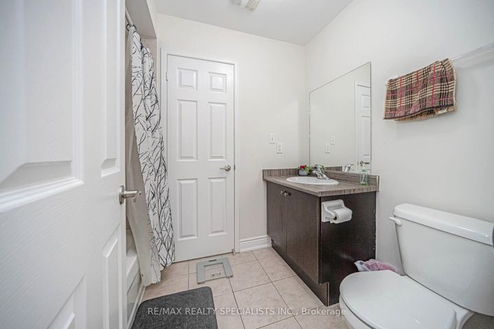 Photo 24 at 227 Valleyway Drive, Credit Valley, Brampton