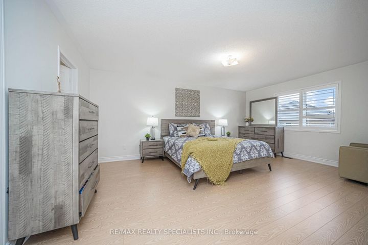 Photo 32 at 227 Valleyway Drive, Credit Valley, Brampton