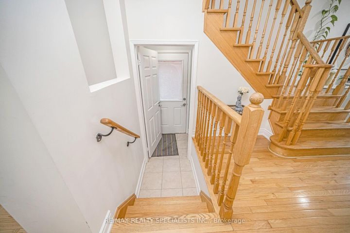 Photo 36 at 227 Valleyway Drive, Credit Valley, Brampton