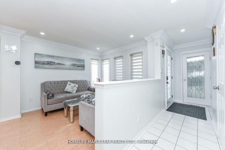 Photo 5 at 100 Alaskan Summit Court W, Wellington, Brampton