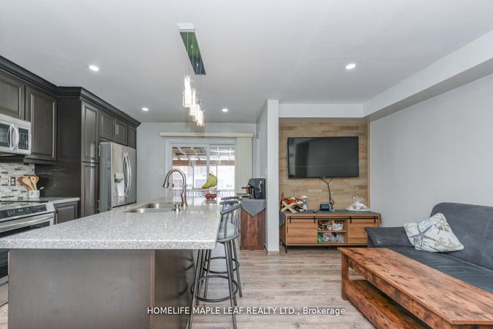 Photo 13 at 100 Alaskan Summit Court W, Wellington, Brampton