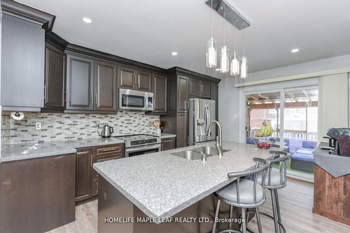 Photo 15 at 100 Alaskan Summit Court W, Wellington, Brampton