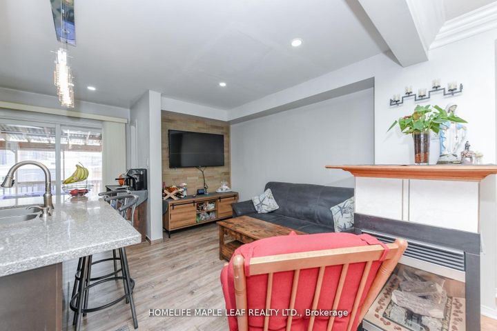 Photo 16 at 100 Alaskan Summit Court W, Wellington, Brampton