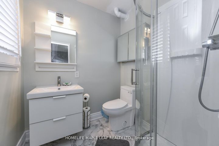 Photo 19 at 100 Alaskan Summit Court W, Wellington, Brampton