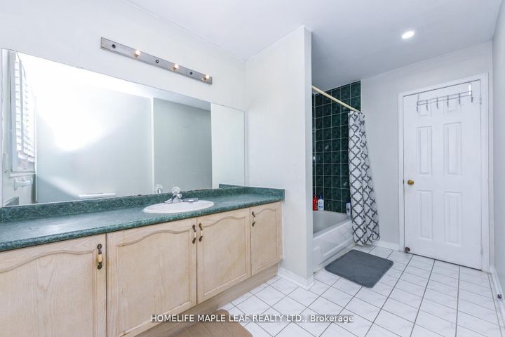 Photo 23 at 100 Alaskan Summit Court W, Wellington, Brampton