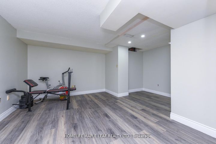 Photo 35 at 100 Alaskan Summit Court W, Wellington, Brampton