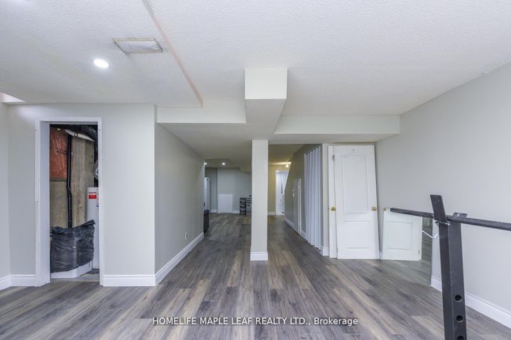 Photo 36 at 100 Alaskan Summit Court W, Wellington, Brampton