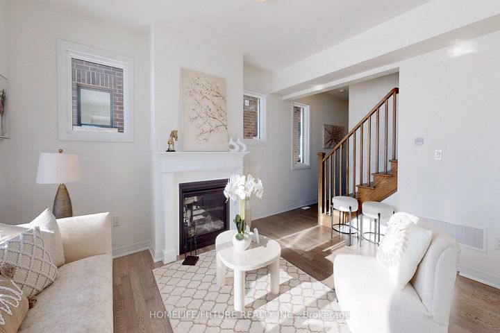 Photo 6 at 39 Timber Falls Drive, Northwest Brampton, Brampton