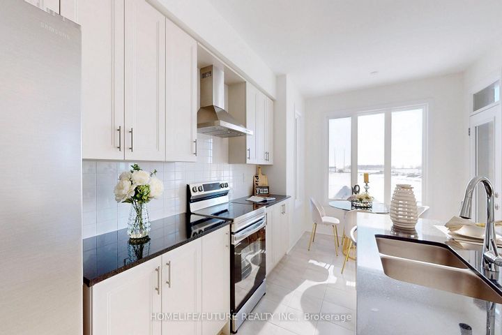 Photo 10 at 39 Timber Falls Drive, Northwest Brampton, Brampton