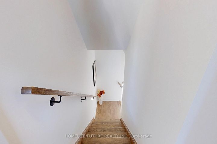 Photo 18 at 39 Timber Falls Drive, Northwest Brampton, Brampton