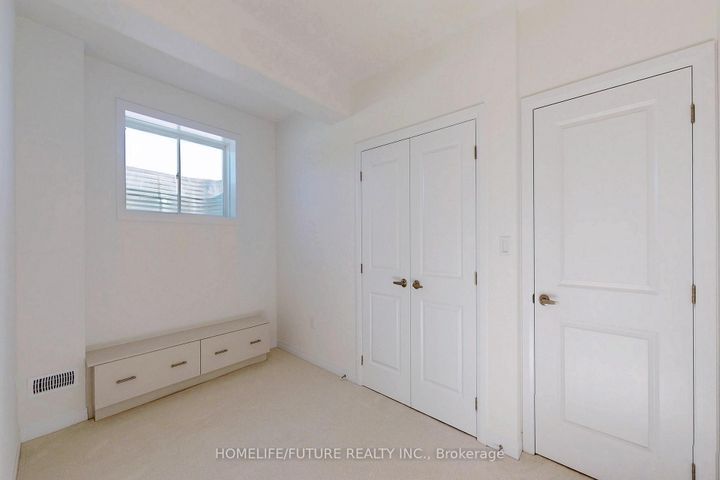 Photo 36 at 39 Timber Falls Drive, Northwest Brampton, Brampton