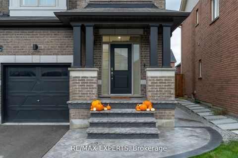 Photo 2 at 1430 Farrow Crescent, Alcona, Innisfil