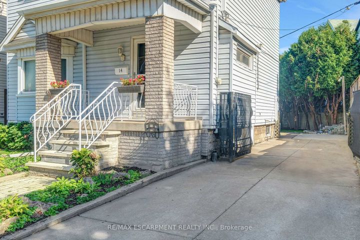 Photo 3 at 14 Niagara Street, Industrial Sector, Hamilton