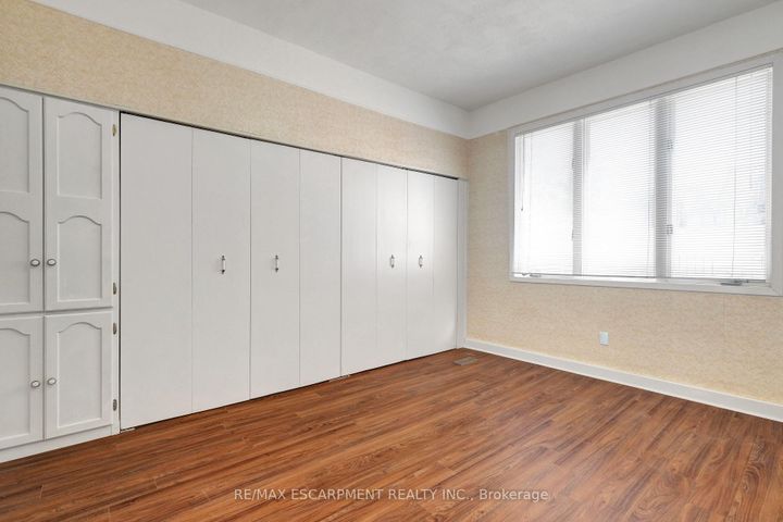 Photo 11 at 14 Niagara Street, Industrial Sector, Hamilton