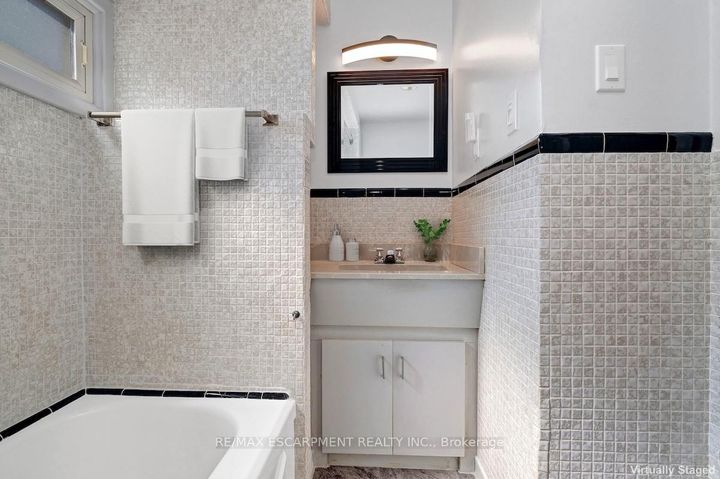 Photo 15 at 14 Niagara Street, Industrial Sector, Hamilton