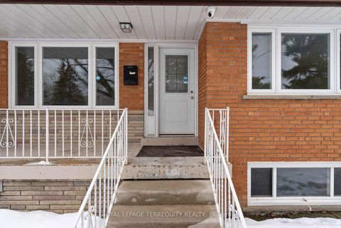 Photo 1 at 6 Peacham Crescent, CFB, Toronto