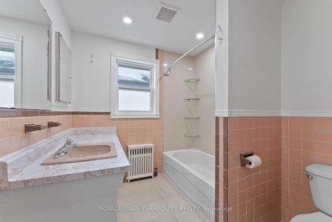 Photo 20 at 6 Peacham Crescent, CFB, Toronto
