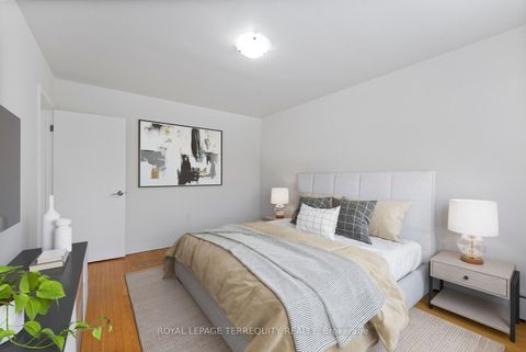 Photo 21 at 6 Peacham Crescent, CFB, Toronto