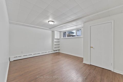 Photo 24 at 6 Peacham Crescent, CFB, Toronto