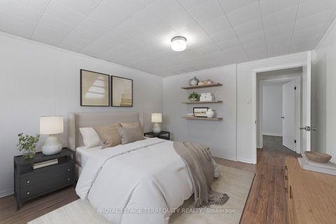 Photo 31 at 6 Peacham Crescent, CFB, Toronto