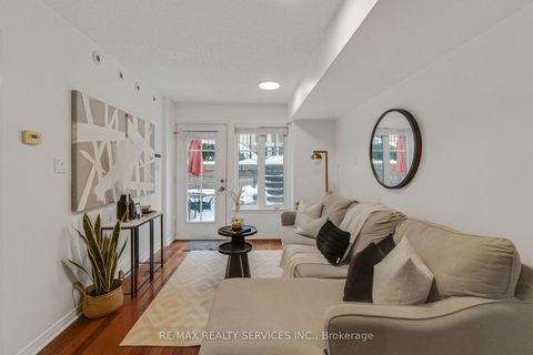 Photo 1 at 632 - 38 Western Battery Road, Niagara, Toronto