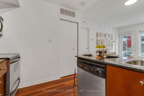 Photo 7 at 632 - 38 Western Battery Road, Niagara, Toronto