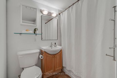 Photo 11 at 632 - 38 Western Battery Road, Niagara, Toronto