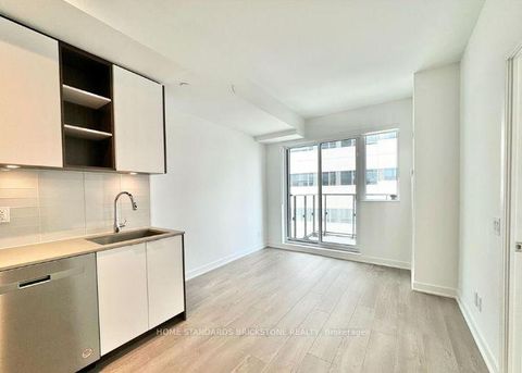 Photo 1 at 933 - 543 Richmond Street W, Waterfront Communities C1, Toronto