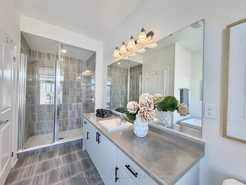 Photo 15 at 10 RUSSEL WICE Avenue, Rural Richmond Hill, Richmond Hill