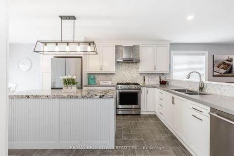 Photo 9 at 2237 Sproule Street, Alcona, Innisfil