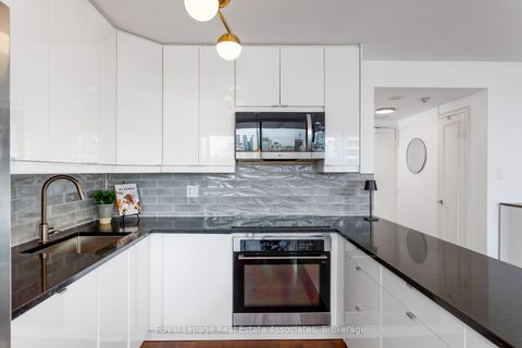 Photo 16 at 602 - 20 Avoca Avenue, Moore Park, Toronto