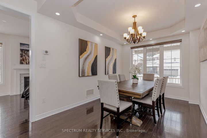 Photo 7 at 75 Elmcrest Drive, Credit Valley, Brampton