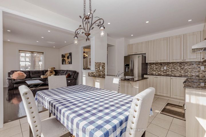 Photo 12 at 75 Elmcrest Drive, Credit Valley, Brampton