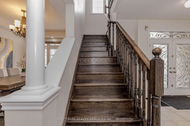 Photo 14 at 75 Elmcrest Drive, Credit Valley, Brampton