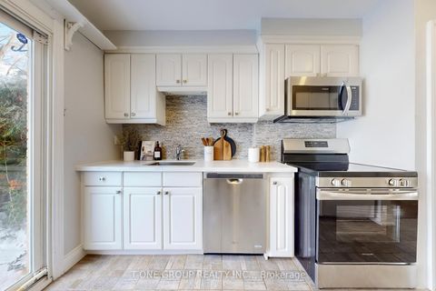 Photo 8 at 26 Balaby Crescent, Don Mills, Toronto