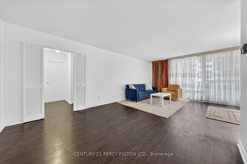 Photo 11 at 816 - 1 Massey Square, Crescent Town, Toronto