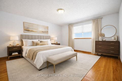 Photo 15 at 10 Sharpecroft Boulevard, York University Heights, Toronto