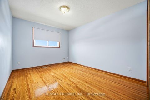 Photo 16 at 10 Sharpecroft Boulevard, York University Heights, Toronto