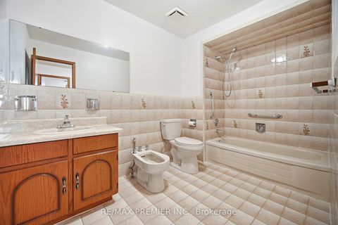 Photo 18 at 10 Sharpecroft Boulevard, York University Heights, Toronto