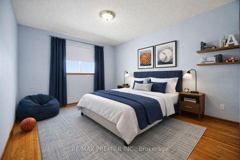 Photo 20 at 10 Sharpecroft Boulevard, York University Heights, Toronto