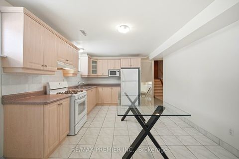 Photo 23 at 10 Sharpecroft Boulevard, York University Heights, Toronto