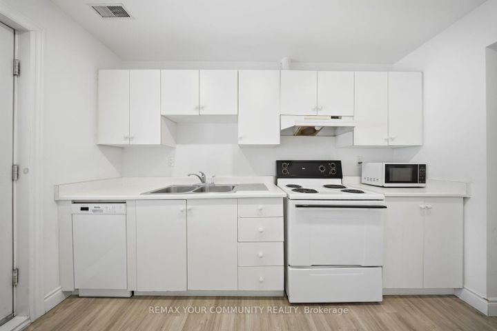 Photo 34 at 1500 Paddington Court, Palmer, Burlington