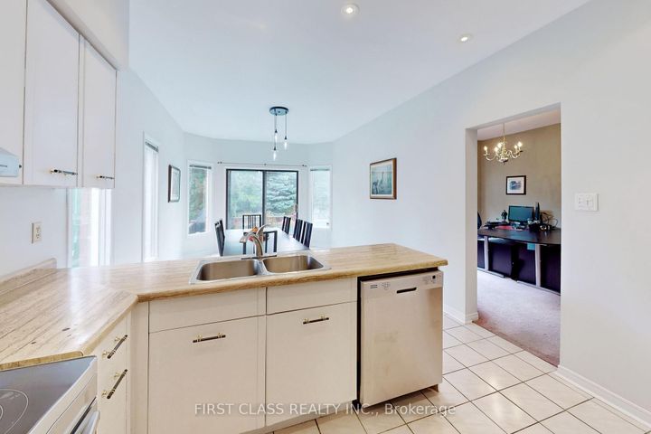 Photo 9 at 7 Kenpark Avenue, Snelgrove, Brampton