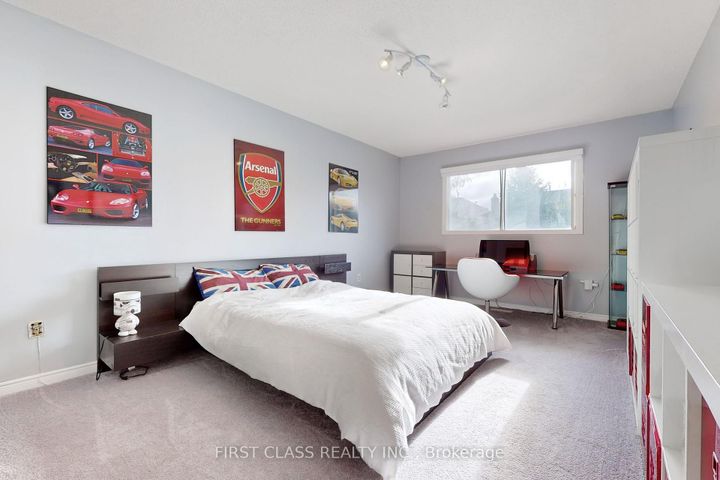 Photo 22 at 7 Kenpark Avenue, Snelgrove, Brampton