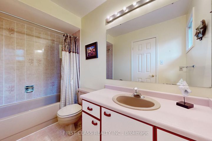 Photo 31 at 7 Kenpark Avenue, Snelgrove, Brampton