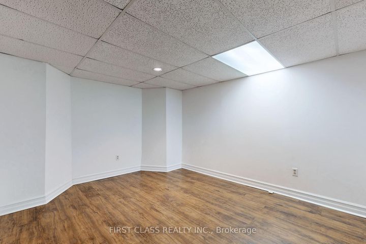 Photo 38 at 7 Kenpark Avenue, Snelgrove, Brampton