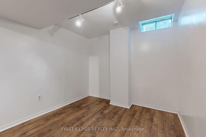 Photo 40 at 7 Kenpark Avenue, Snelgrove, Brampton