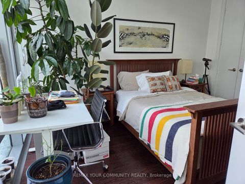 Photo 11 at 815 - 39 Queens Quay E, Waterfront Communities C8, Toronto