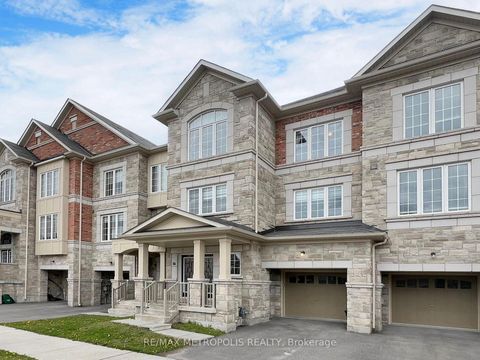 Photo 1 at 16 Hartney Drive, Rural Richmond Hill, Richmond Hill